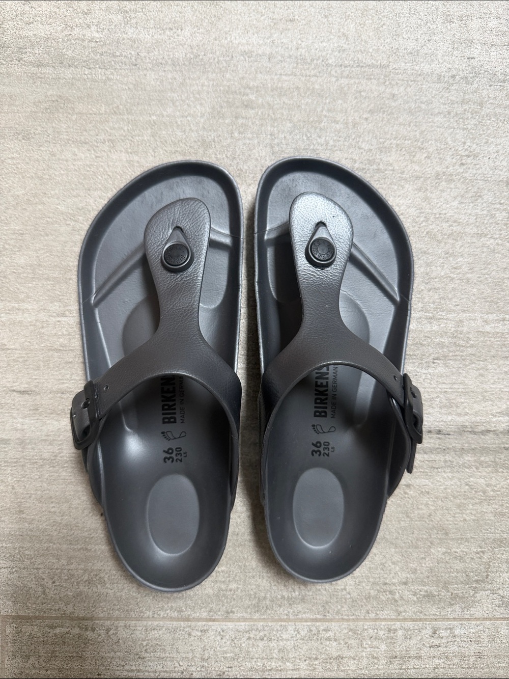 Birkenstock Kids Thong Sandals in Dark Gray